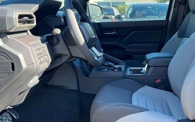 Toyota Tacoma 4WD TRD Sport Double Cab 5' Bed AT (Natl) 2026 — side view