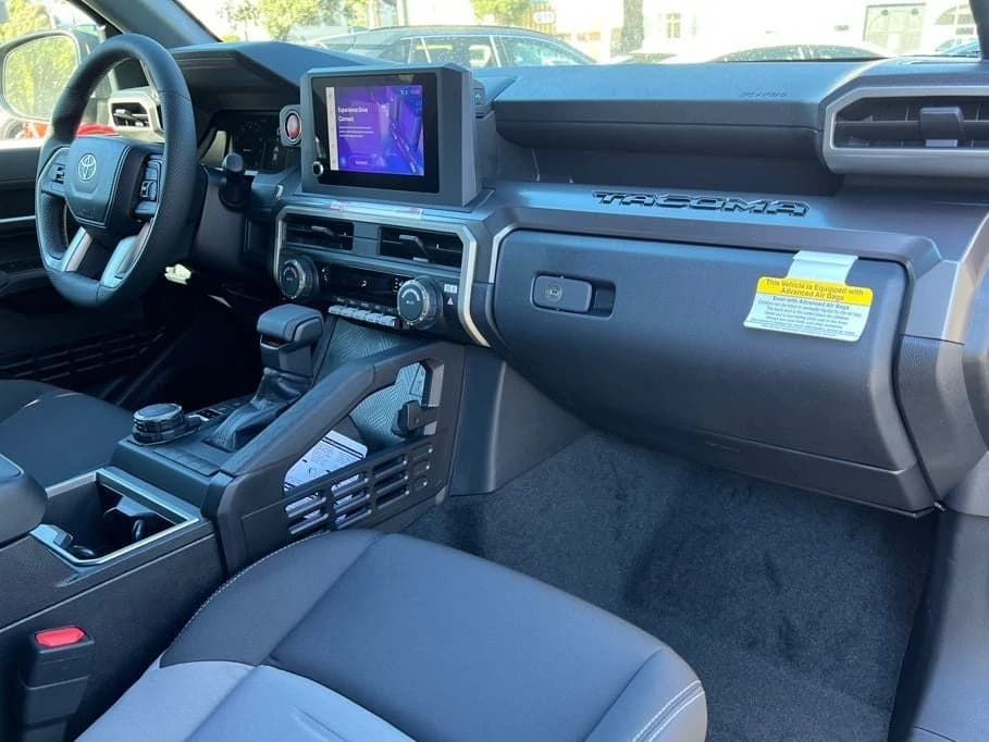 Toyota Tacoma 4WD TRD Sport Double Cab 5' Bed AT (Natl) 2026 — side view