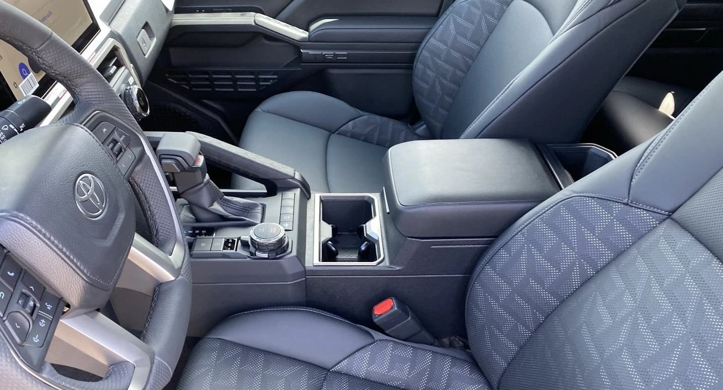 Toyota Tacoma 4WD TRD Sport Double Cab 5' Bed AT (Natl) 2026 — side view