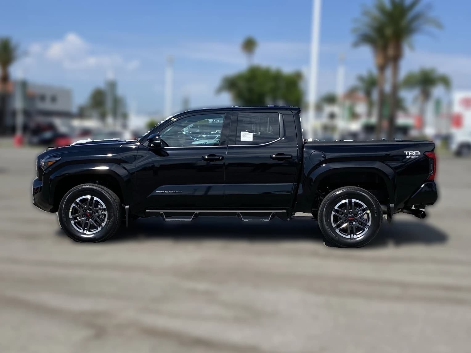 Toyota Tacoma 4WD TRD Sport Double Cab 5' Bed AT (Natl) 2026 — side view
