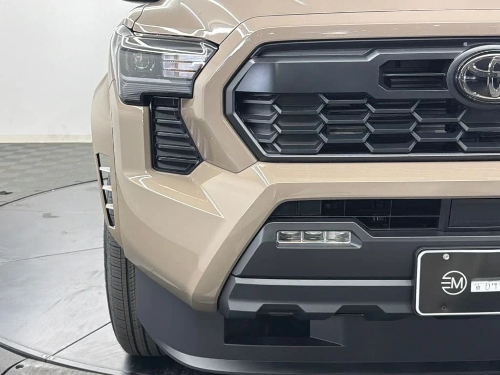 Toyota Tacoma 4WD TRD Sport Double Cab 5' Bed AT (Natl) 2026 — side view