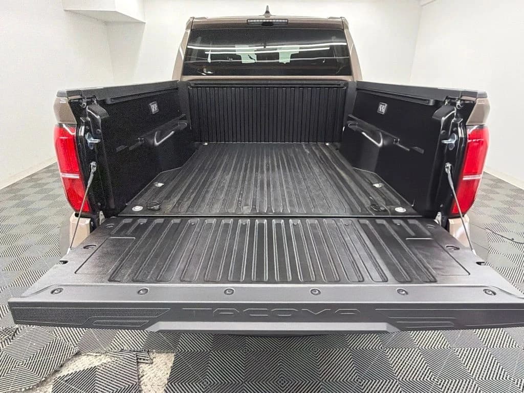 Toyota Tacoma 4WD TRD Sport Double Cab 5' Bed AT (Natl) 2026 — side view