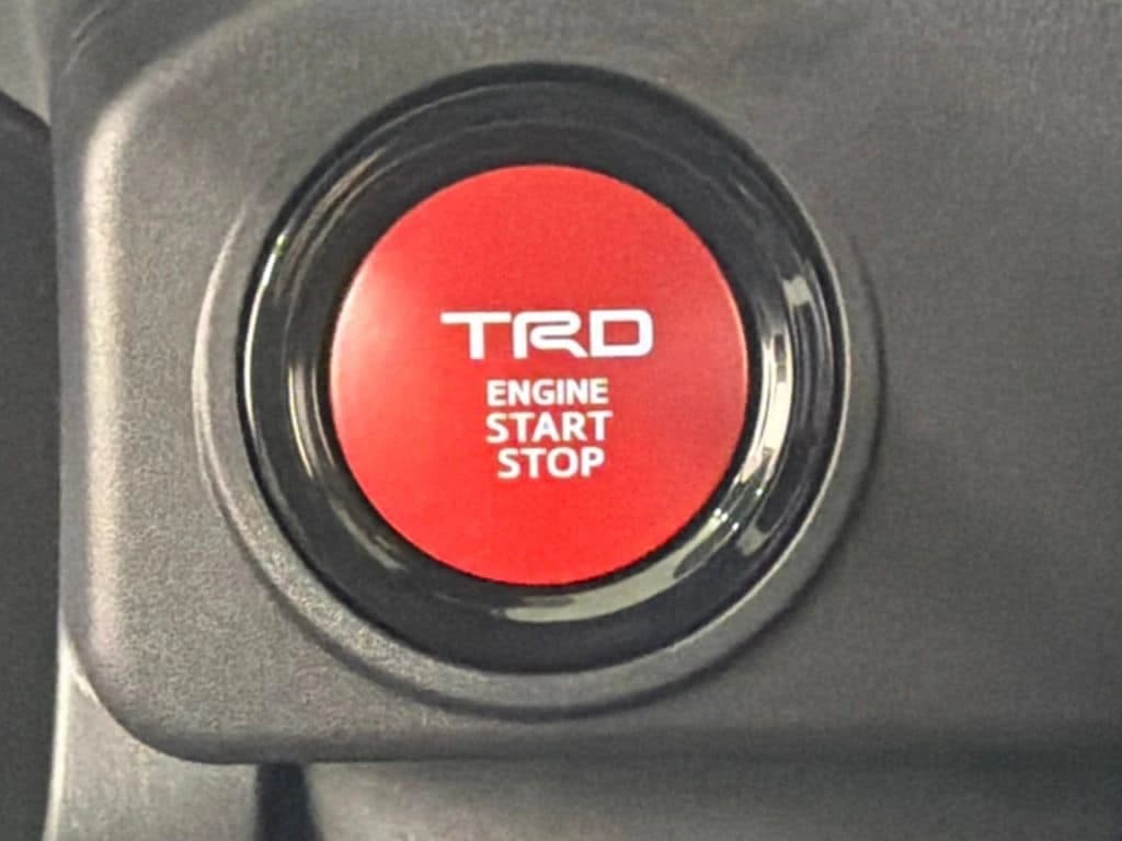 Toyota Tacoma 4WD TRD Sport Double Cab 5' Bed AT (Natl) 2026 — side view