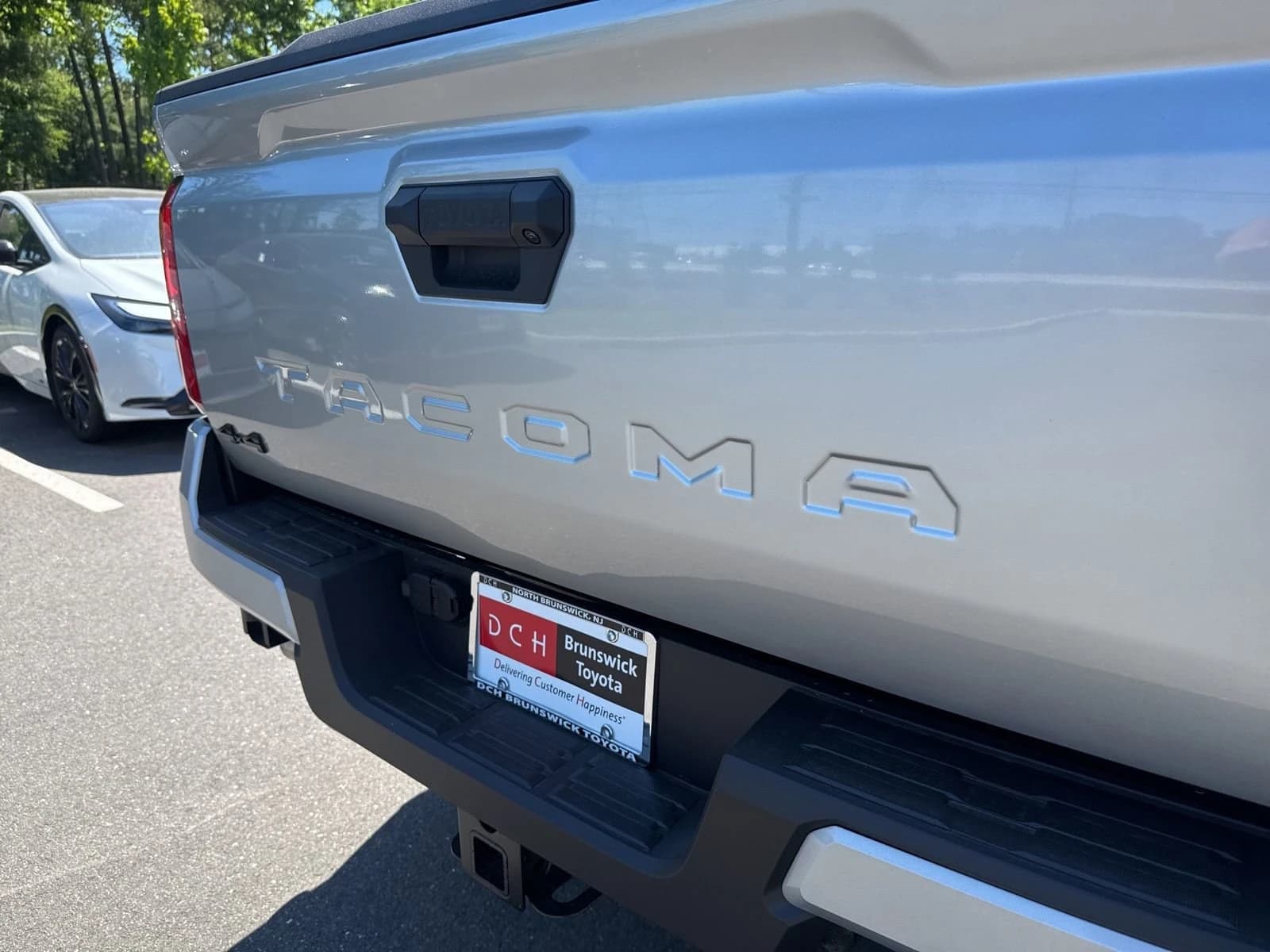 Toyota Tacoma 4WD TRD Sport Double Cab 6' Bed AT (Natl) 2026 — side view
