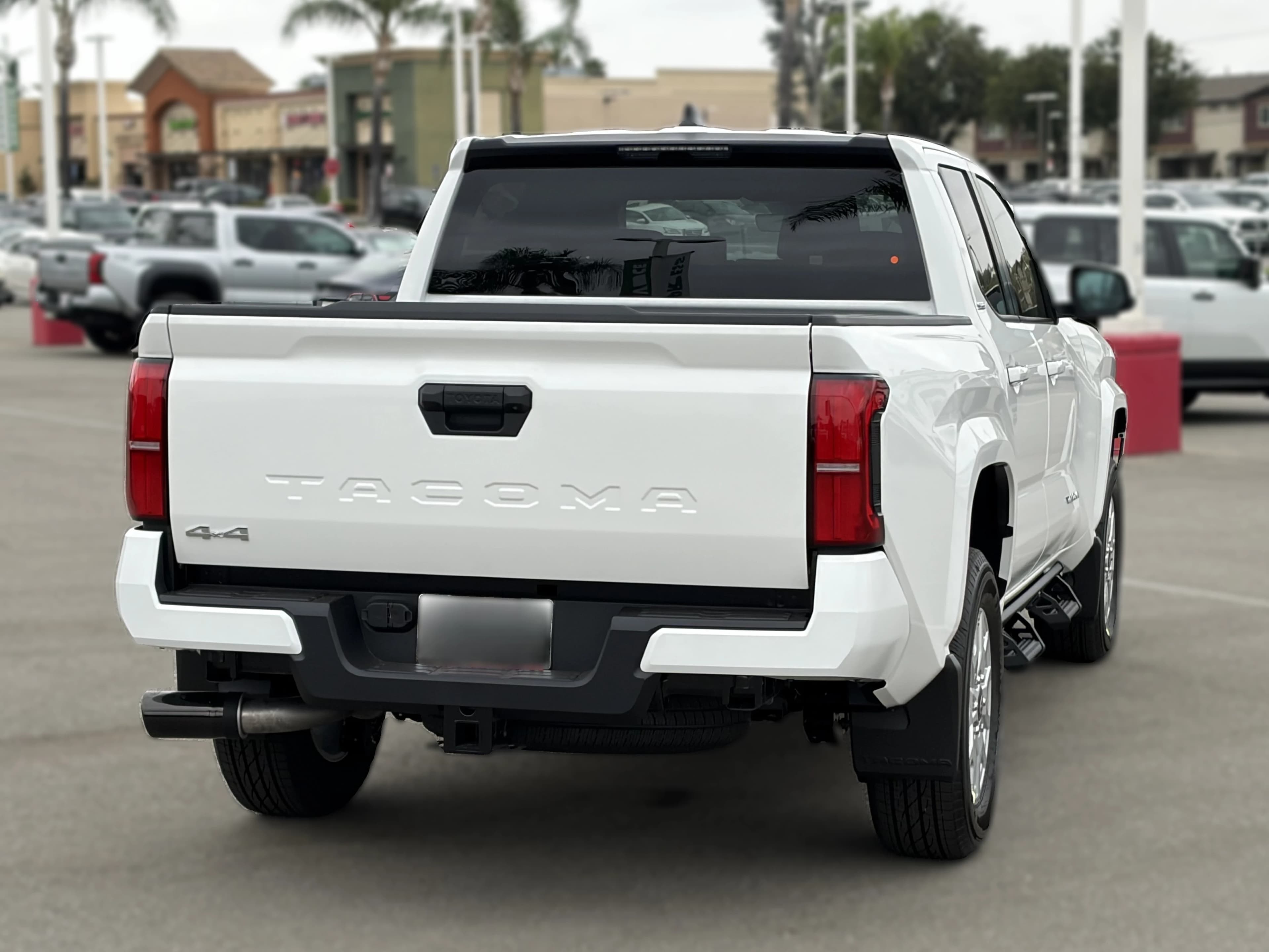 Toyota Tacoma 4WD SR5 Double Cab 5' Bed AT (Natl) 2026 — side view