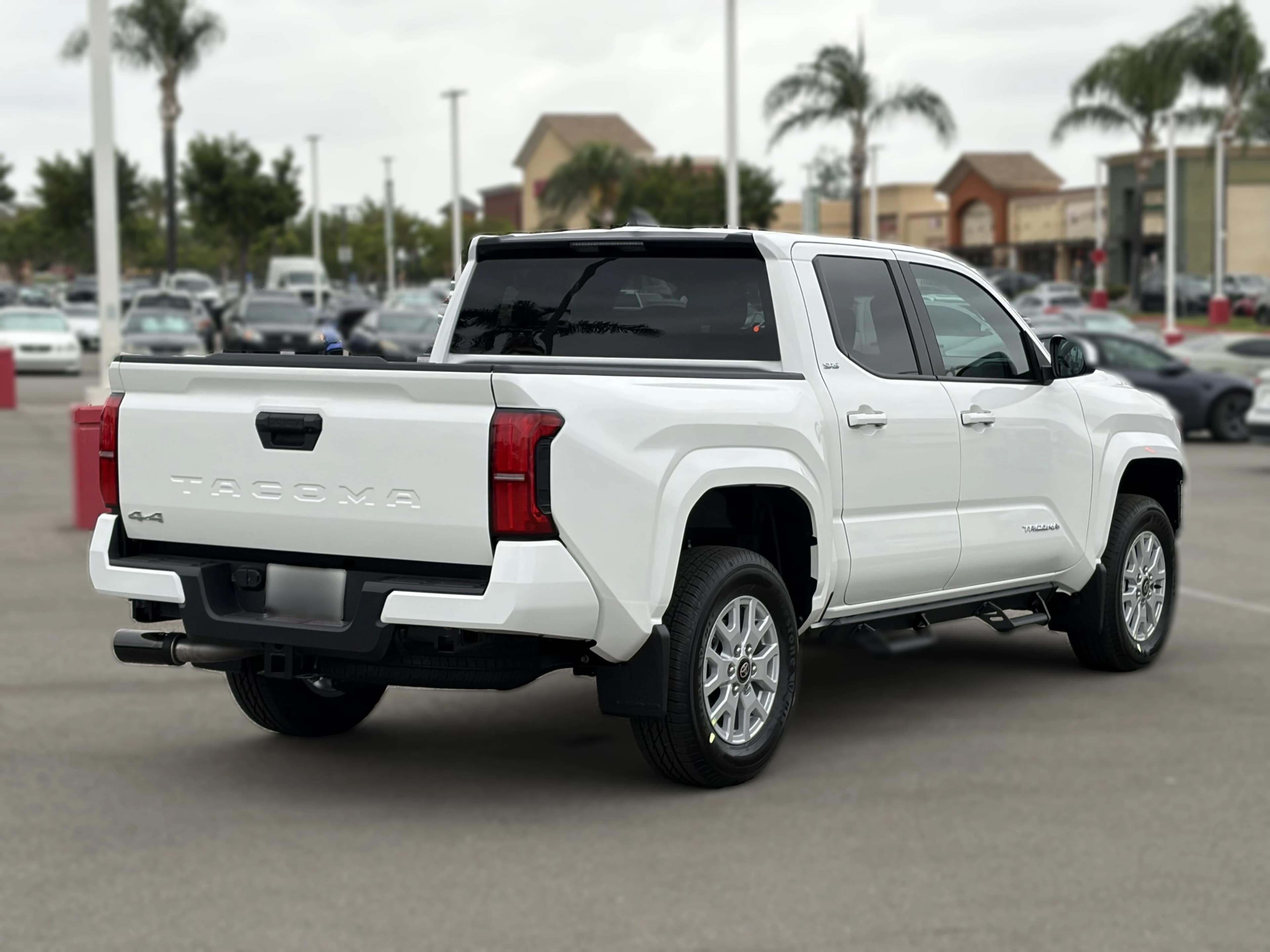 Toyota Tacoma 4WD SR5 Double Cab 5' Bed AT (Natl) 2026 — side view