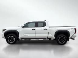 Toyota Tacoma 4WD TRD Off Road Double Cab 6' Bed AT (Natl) 2026 — side view