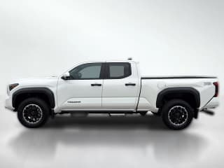 Toyota Tacoma 4WD TRD Off Road Double Cab 6' Bed AT (Natl)