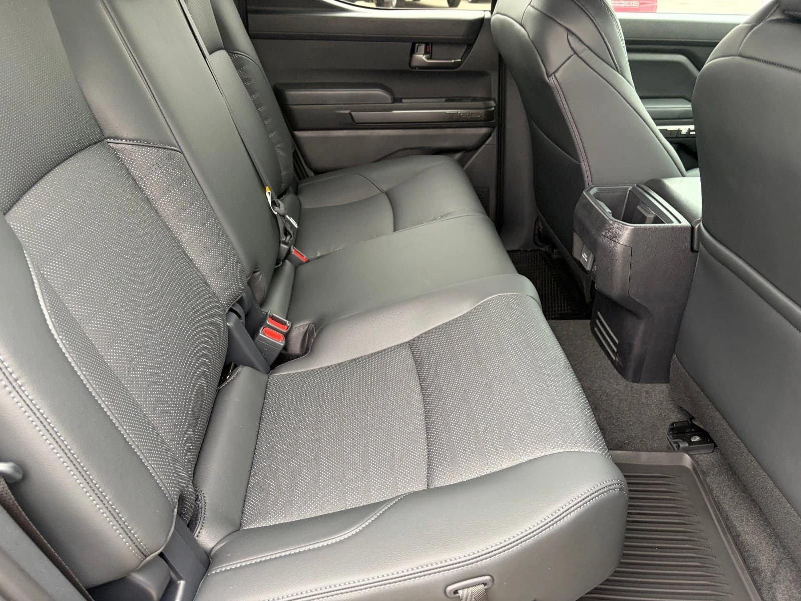 Toyota Tacoma 4WD TRD Off Road Double Cab 6' Bed AT (Natl) 2026 — side view
