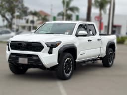 Toyota Tacoma 4WD TRD Off Road Double Cab 6' Bed AT (Natl) 2026 — side view