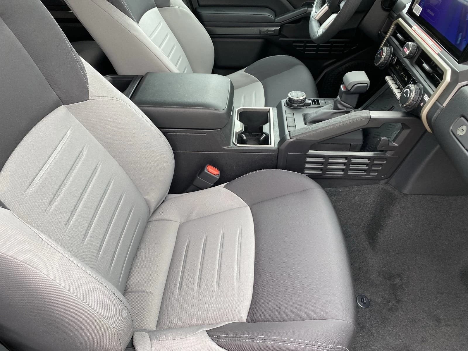 Toyota Tacoma 4WD TRD Sport Double Cab 6' Bed AT (Natl) 2026 — side view