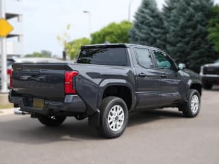 Toyota Tacoma 4WD SR5 Double Cab 5' Bed AT (GS)