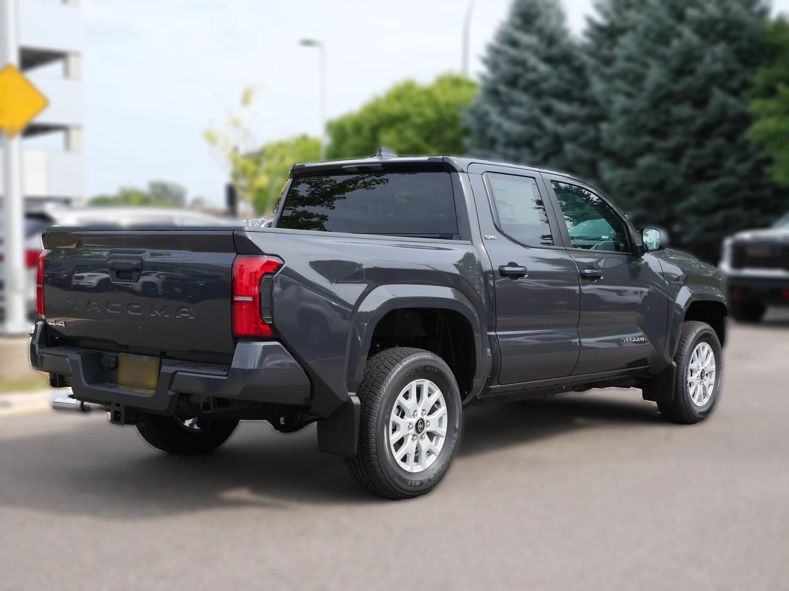 Toyota Tacoma 4WD SR5 Double Cab 5' Bed AT (GS) 2026 — side view