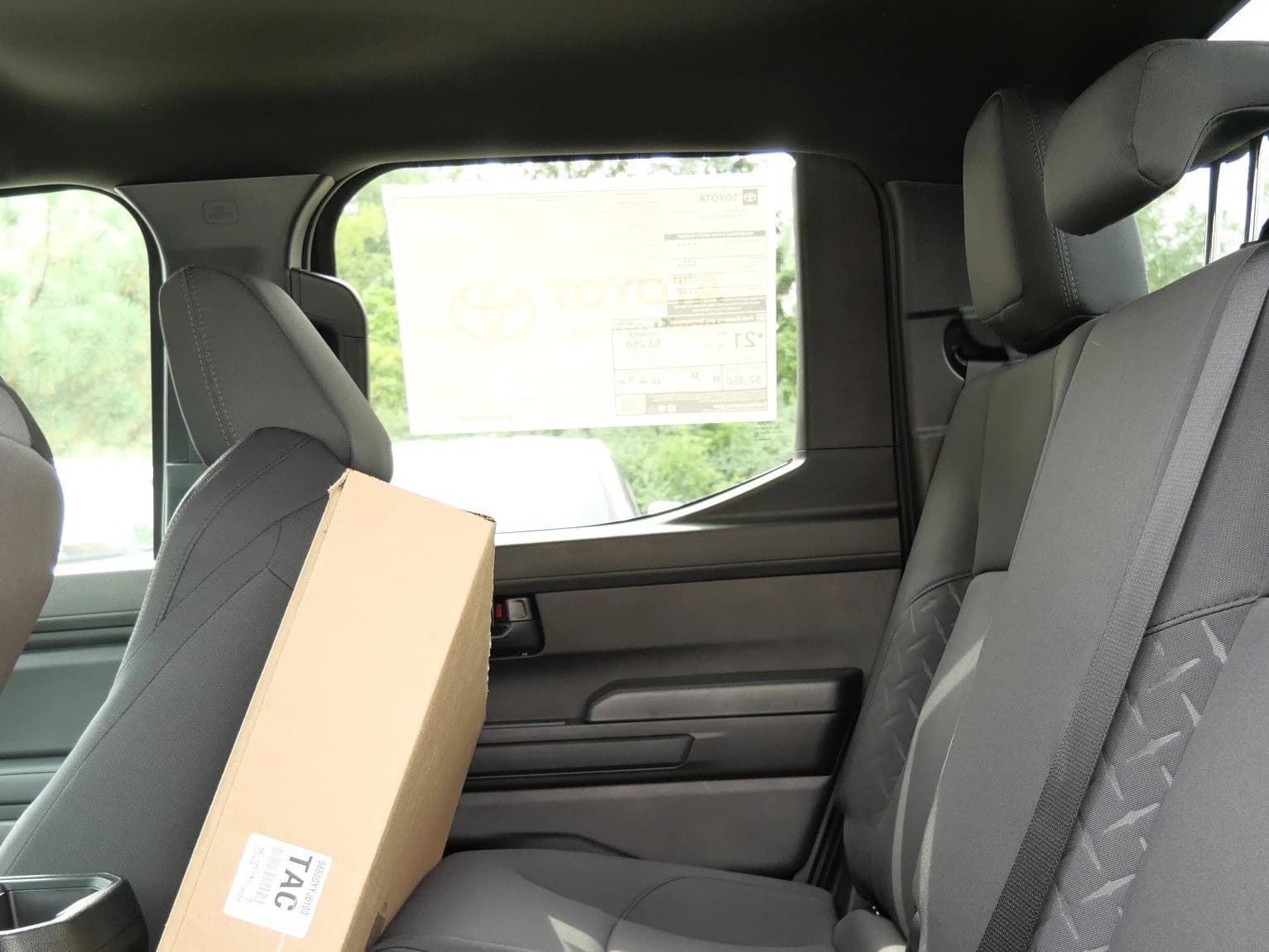 Toyota Tacoma 4WD SR5 Double Cab 5' Bed AT (GS) 2026 — side view
