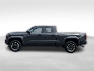 Toyota Tacoma 4WD TRD Sport Double Cab 6' Bed AT (Natl)