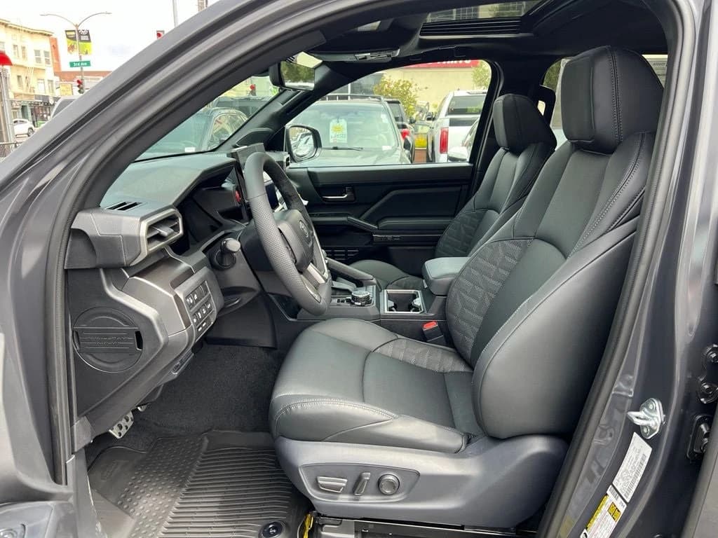 Toyota Tacoma 4WD TRD Sport Double Cab 6' Bed AT (Natl) 2026 — side view