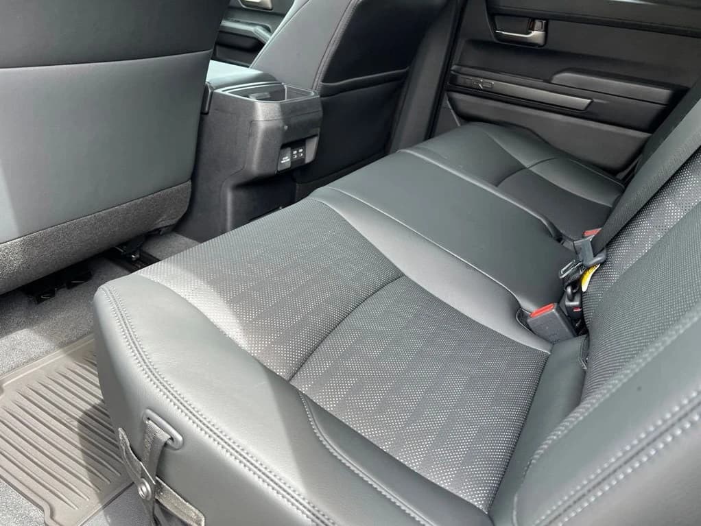 Toyota Tacoma 4WD TRD Sport Double Cab 6' Bed AT (Natl) 2026 — side view