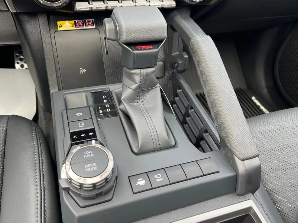 Toyota Tacoma 4WD TRD Sport Double Cab 6' Bed AT (Natl) 2026 — side view