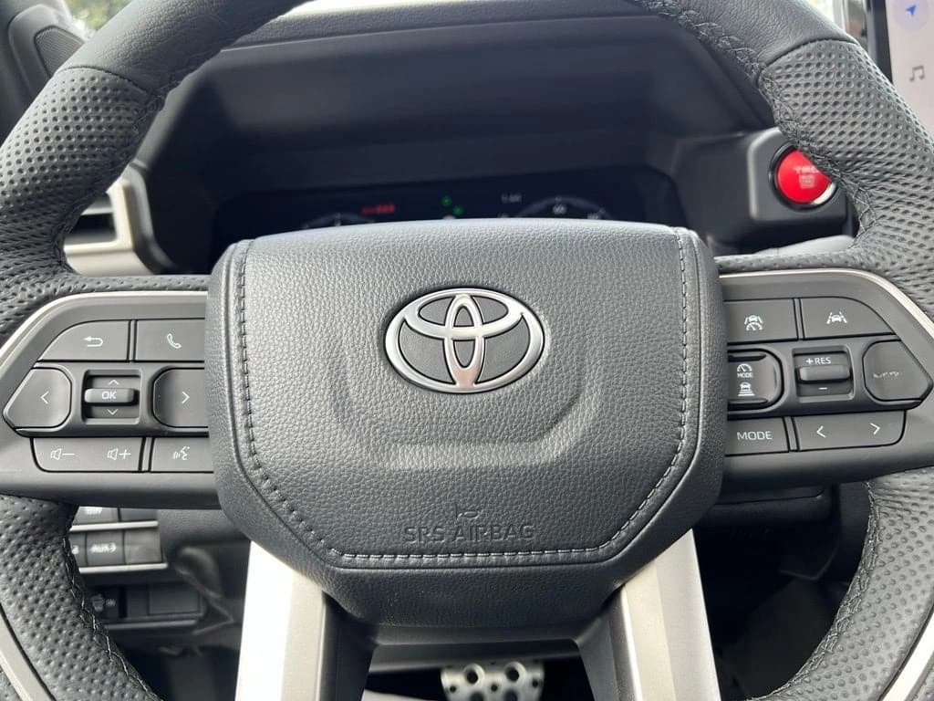 Toyota Tacoma 4WD TRD Sport Double Cab 6' Bed AT (Natl) 2026 — side view