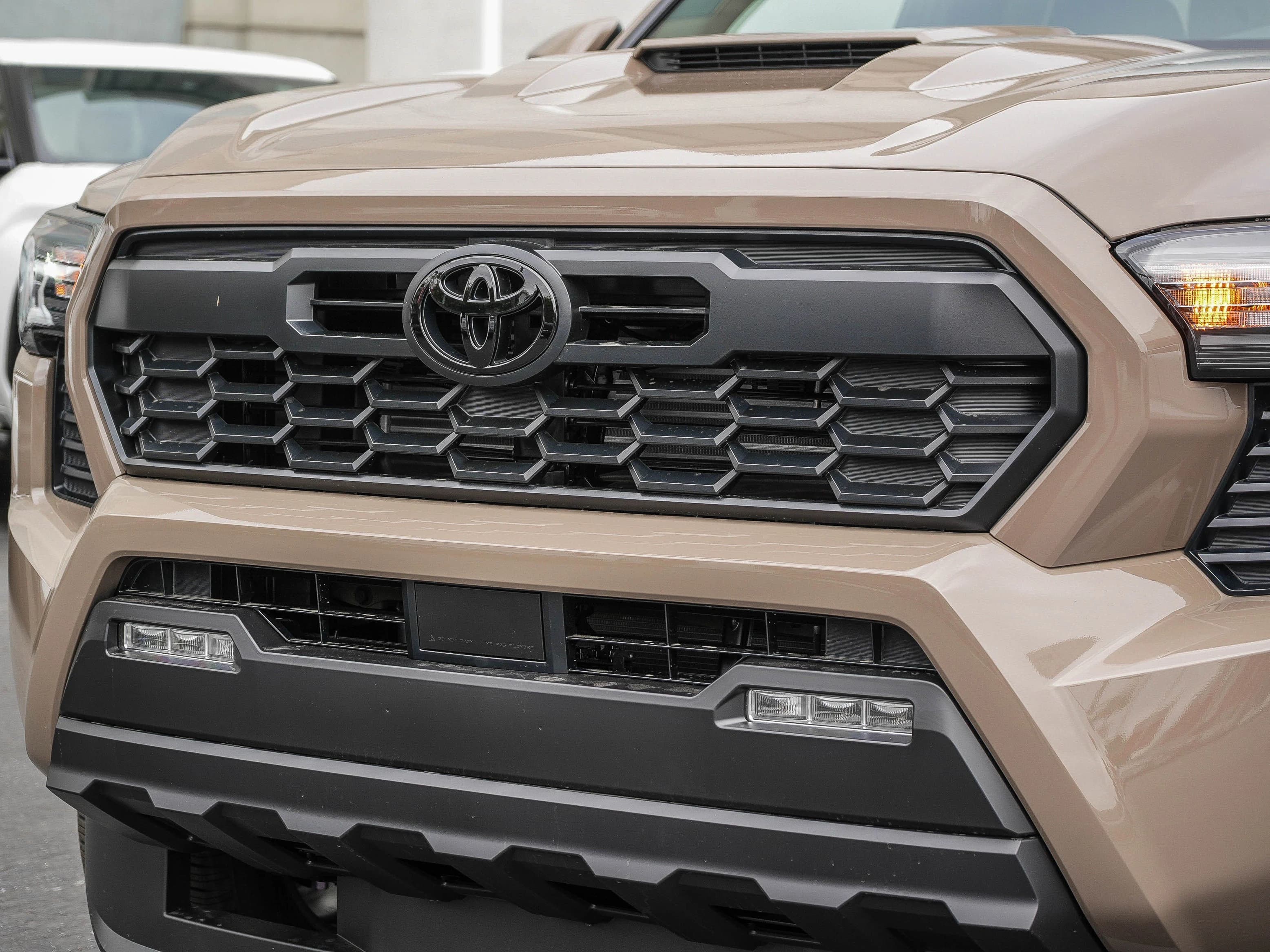Toyota Tacoma 4WD TRD Sport Double Cab 5' Bed AT (Natl) 2026 — side view