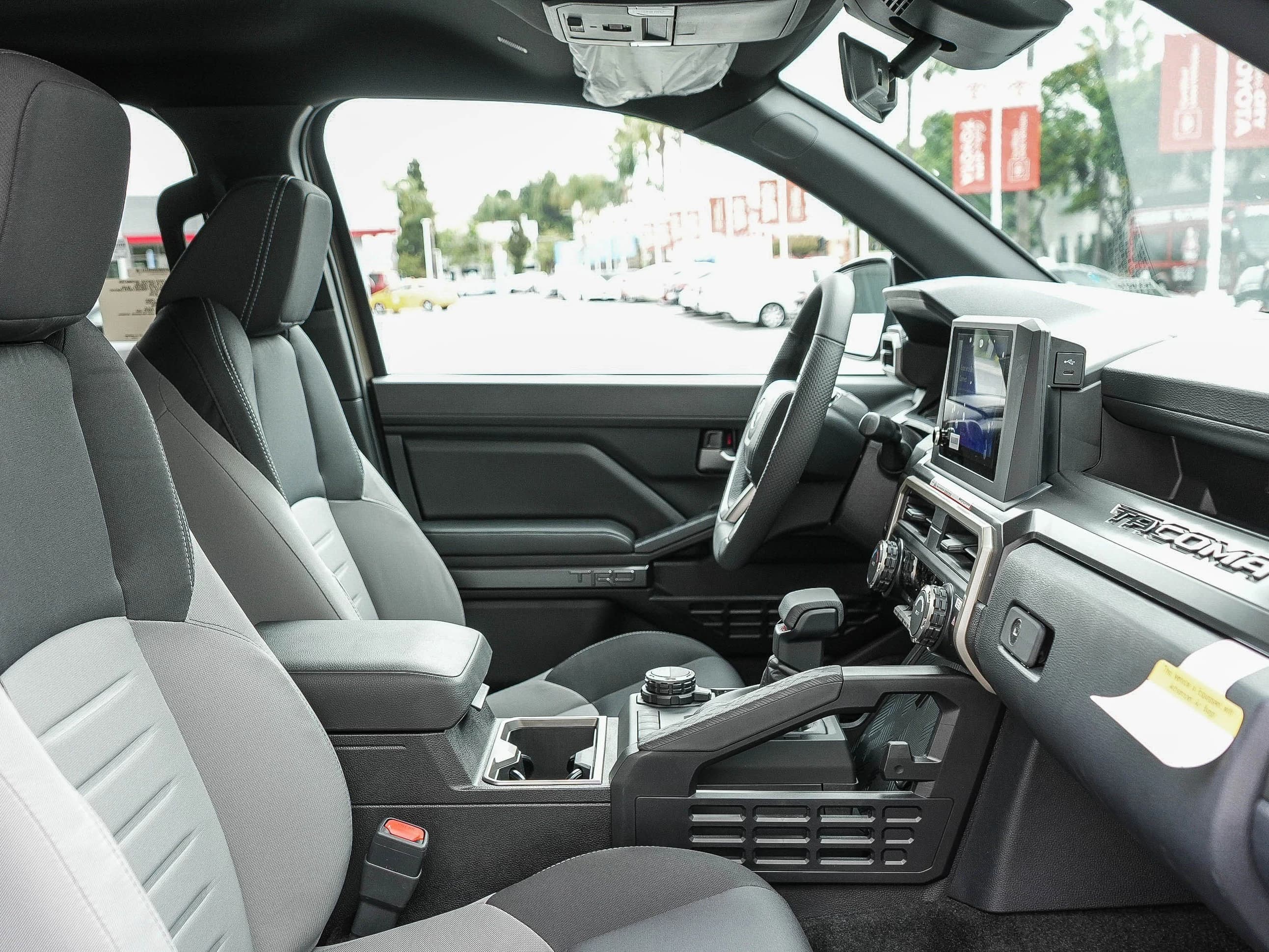 Toyota Tacoma 4WD TRD Sport Double Cab 5' Bed AT (Natl) 2026 — side view