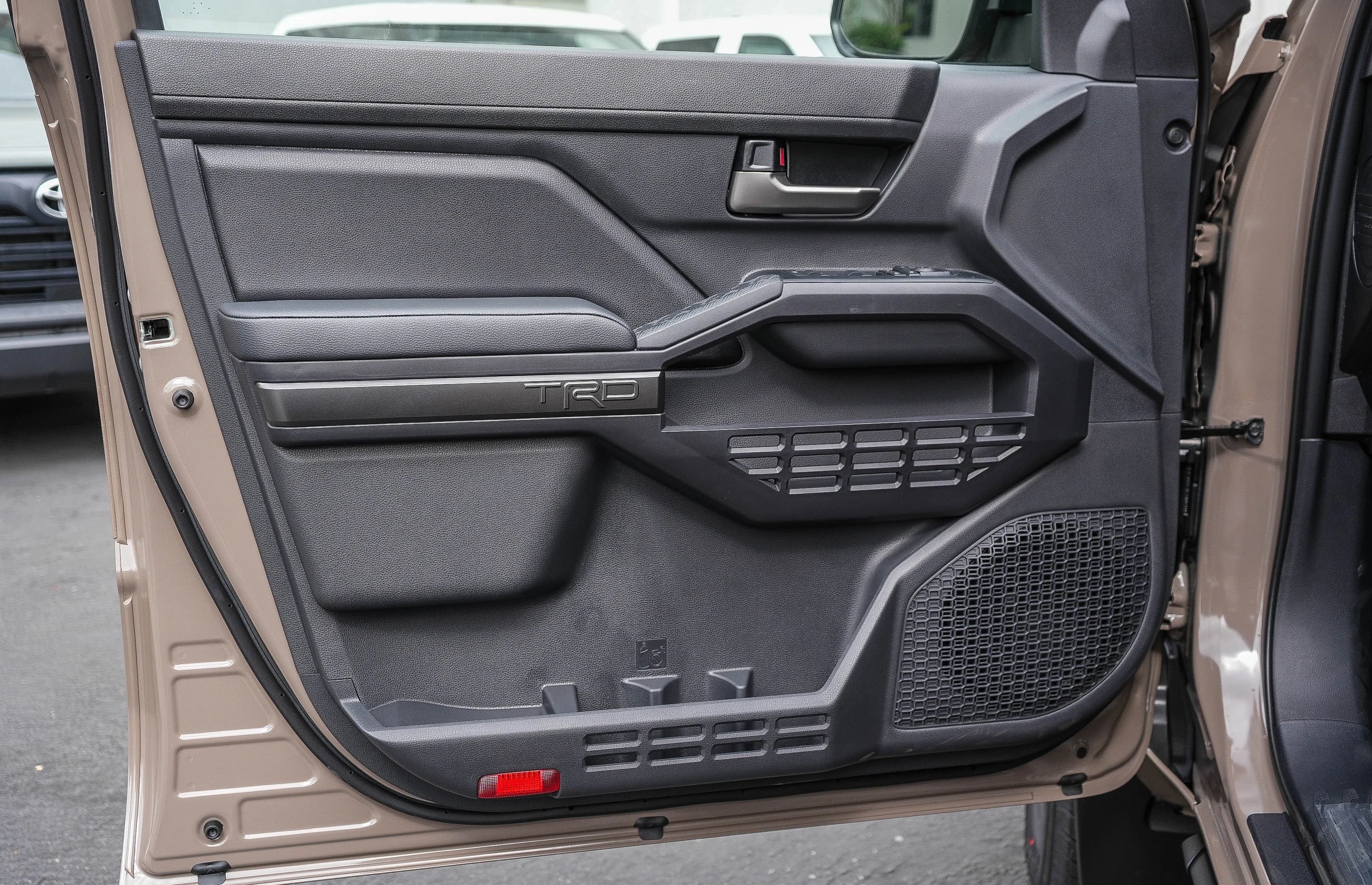 Toyota Tacoma 4WD TRD Sport Double Cab 5' Bed AT (Natl) 2026 — side view