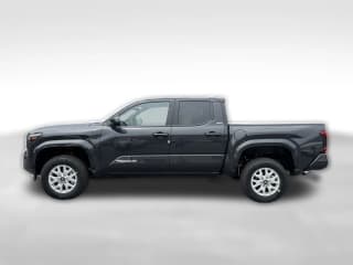 Toyota Tacoma 4WD SR5 Double Cab 5' Bed AT (Natl)