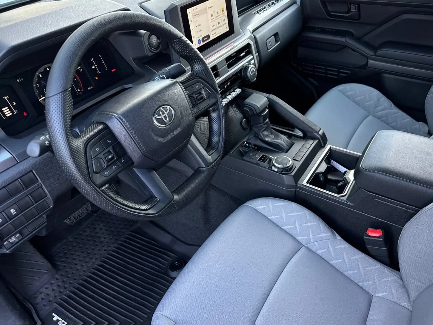 Toyota Tacoma 4WD SR5 Double Cab 5' Bed AT (Natl) 2026 — side view