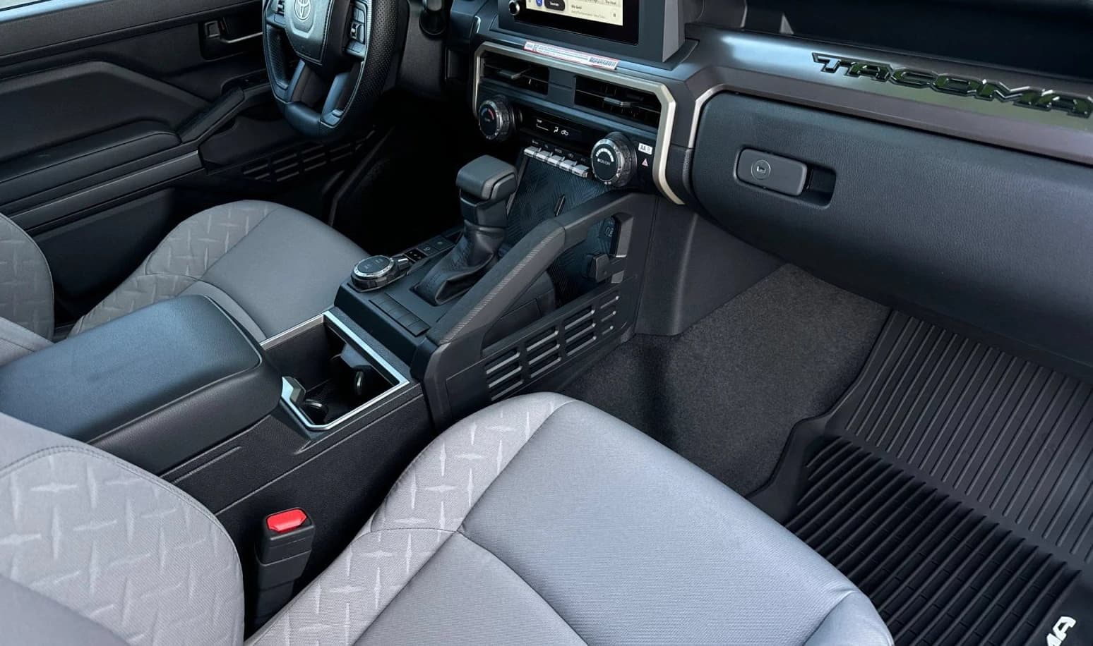 Toyota Tacoma 4WD SR5 Double Cab 5' Bed AT (Natl) 2026 — side view