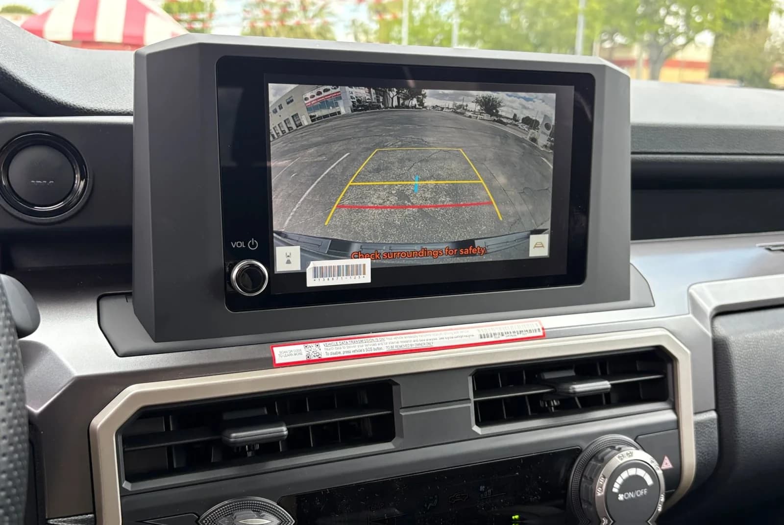 Toyota Tacoma 4WD SR5 Double Cab 6' Bed AT (Natl) 2026 — side view
