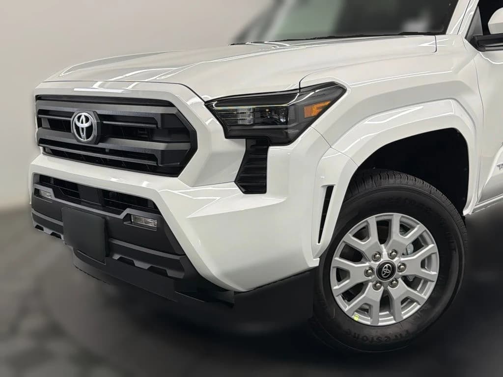 Toyota Tacoma 4WD SR5 Double Cab 5' Bed AT (Natl) 2026 — side view