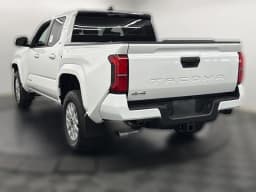 Toyota Tacoma 4WD SR5 Double Cab 5' Bed AT (Natl) 2026 — side view