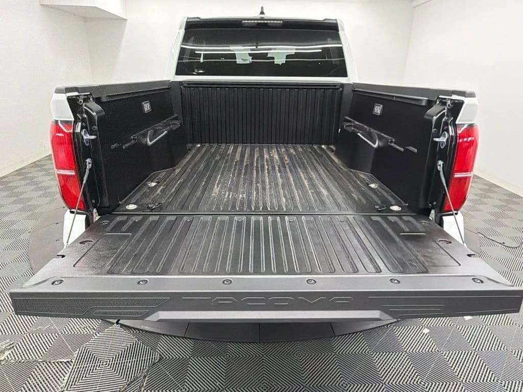 Toyota Tacoma 4WD SR5 Double Cab 5' Bed AT (Natl) 2026 — side view