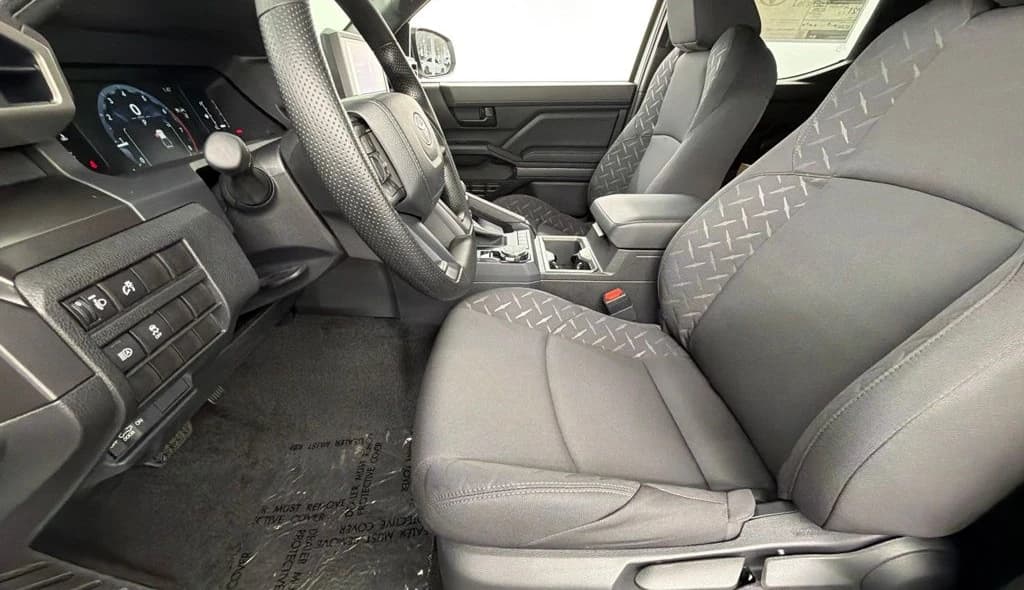 Toyota Tacoma 4WD SR5 Double Cab 5' Bed AT (Natl) 2026 — side view