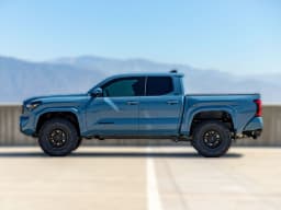 Toyota Tacoma 4WD SR5 Double Cab 5' Bed AT (GS) 2026 — side view