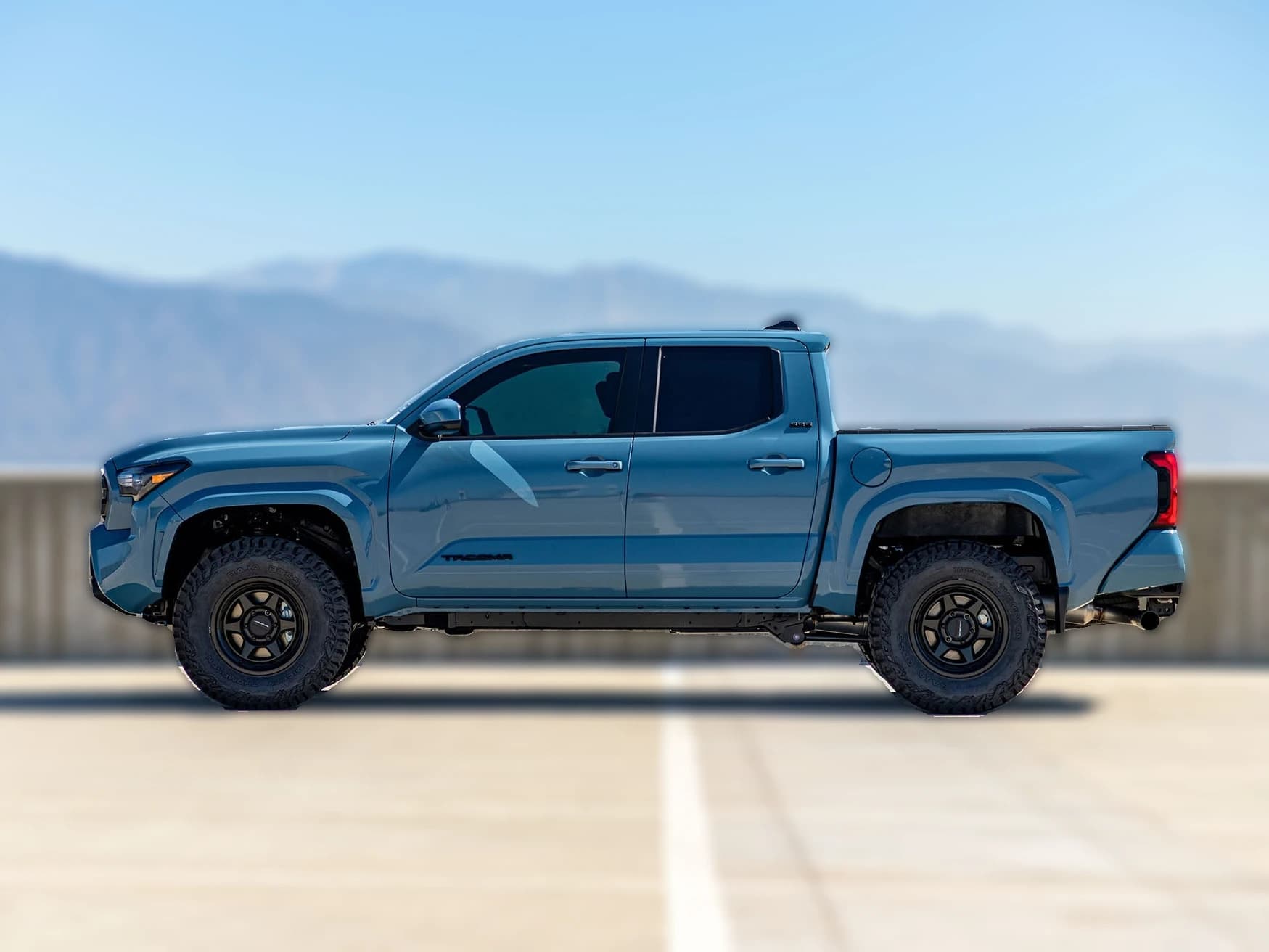 Toyota Tacoma 4WD SR5 Double Cab 5' Bed AT (GS) 2026 — side view