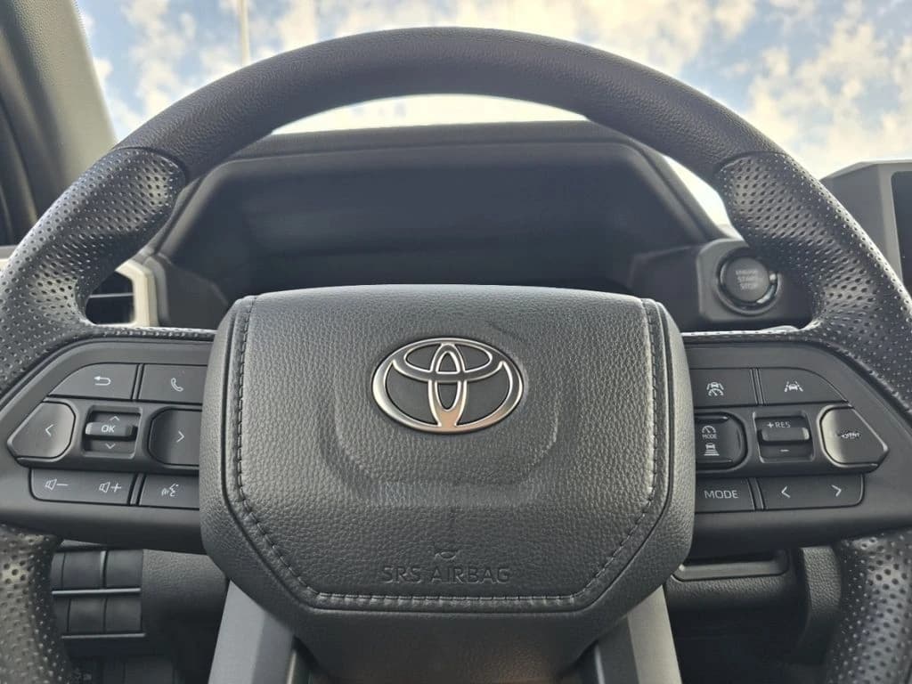 Toyota Tacoma 4WD SR5 Double Cab 5' Bed AT (Natl) 2026 — side view