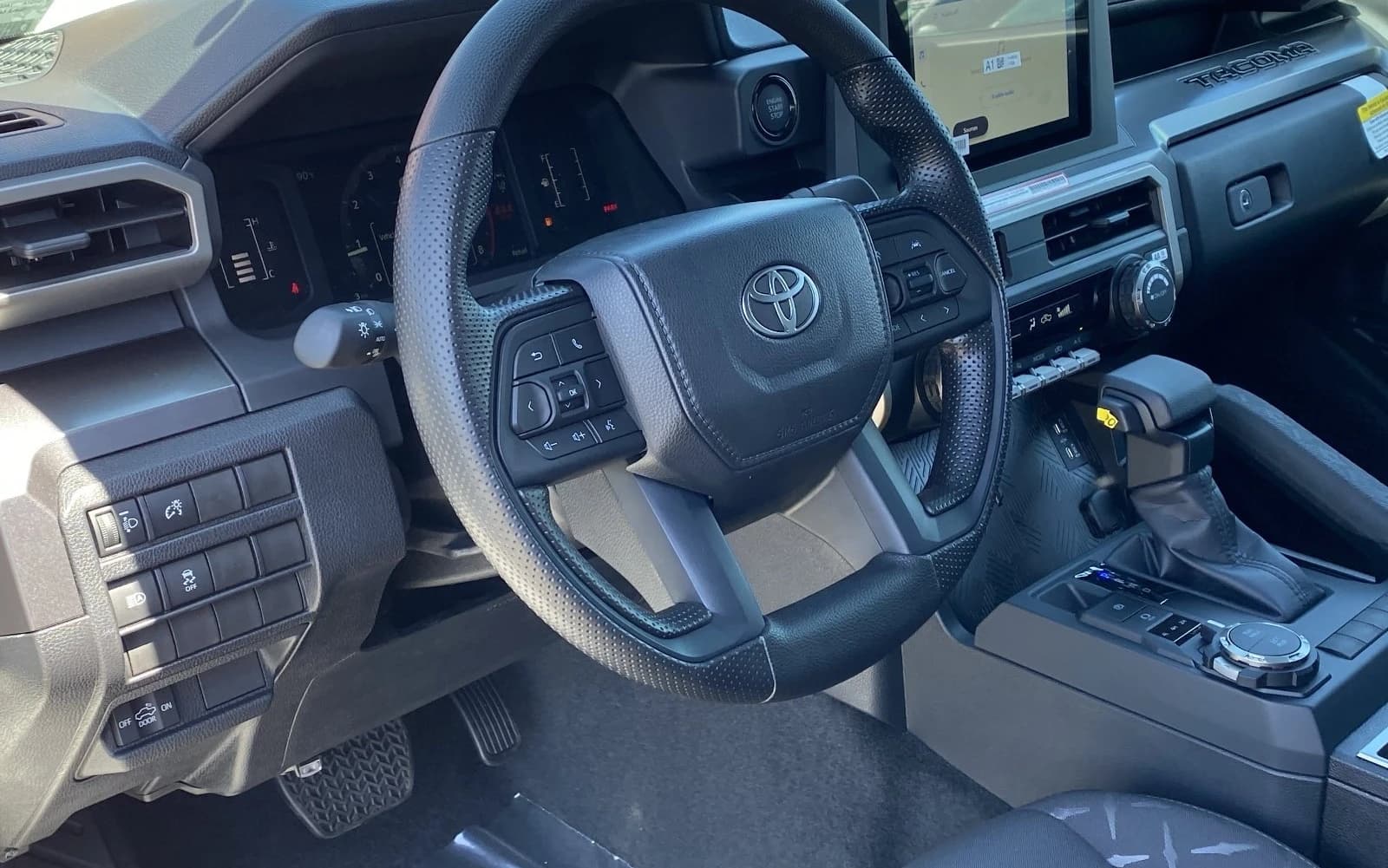 Toyota Tacoma 4WD SR5 Double Cab 5' Bed AT (Natl) 2026 — side view