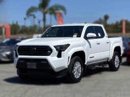 Toyota Tacoma 4WD SR5 Double Cab 5' Bed AT (Natl) 2026 — side view