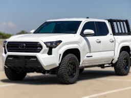 Toyota Tacoma 4WD SR5 Double Cab 6' Bed AT (Natl) 2026 — side view