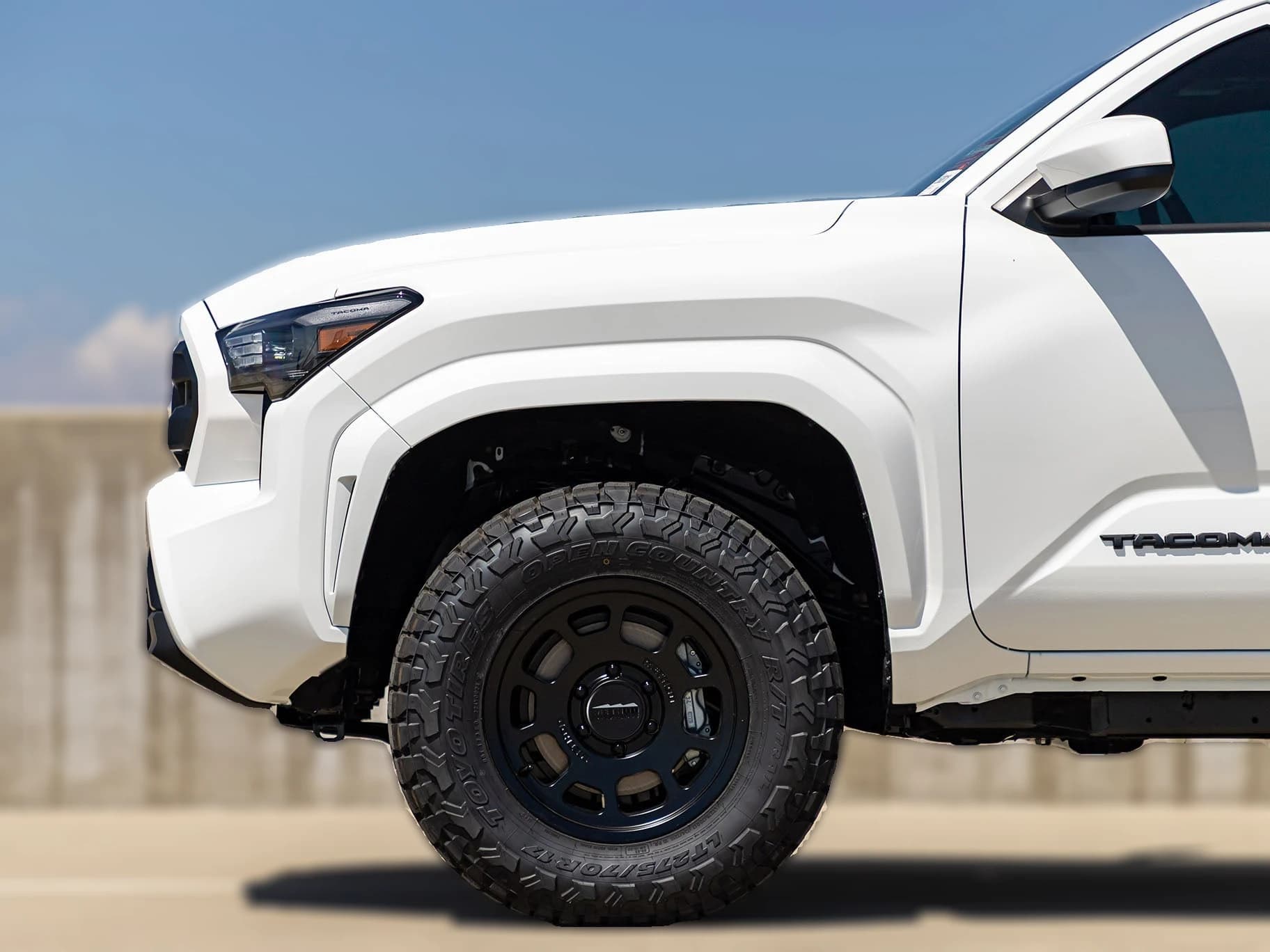 Toyota Tacoma 4WD SR5 Double Cab 6' Bed AT (Natl) 2026 — side view