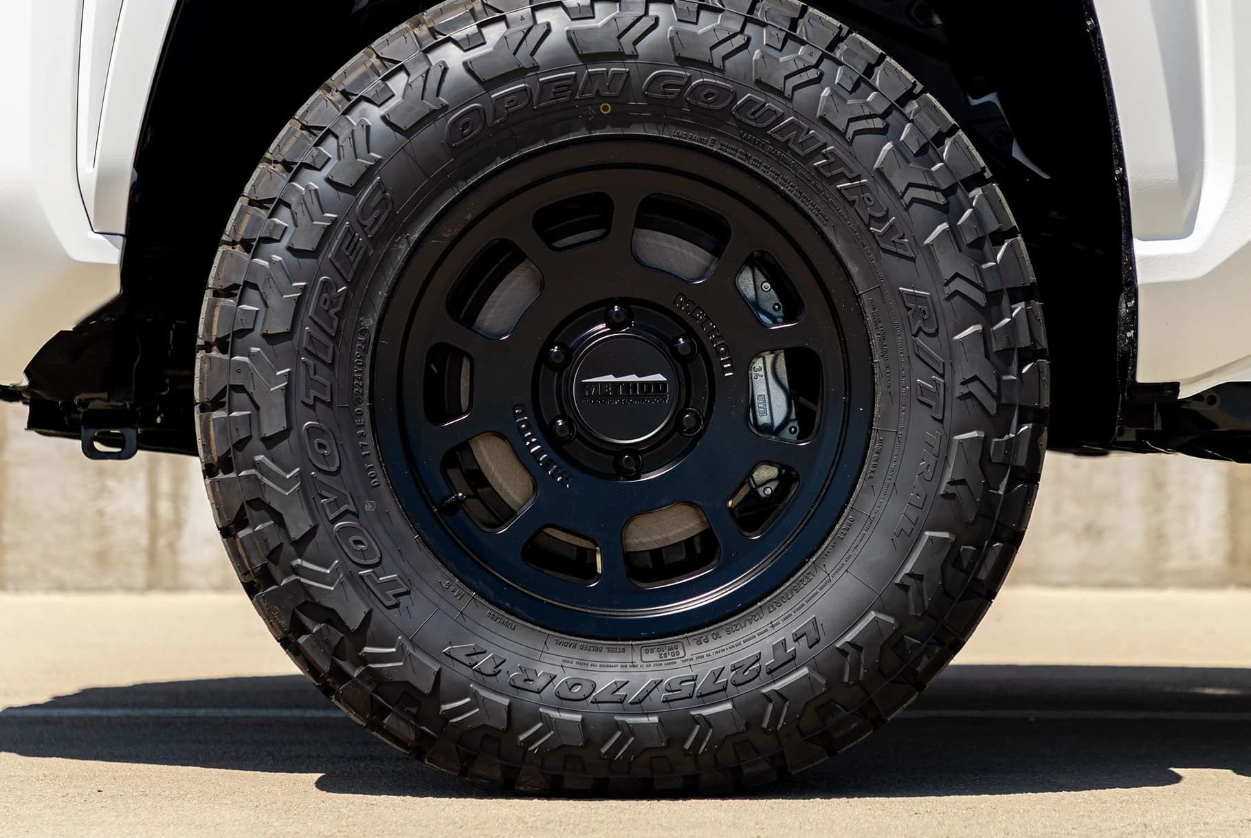 Toyota Tacoma 4WD SR5 Double Cab 6' Bed AT (Natl) 2026 — side view