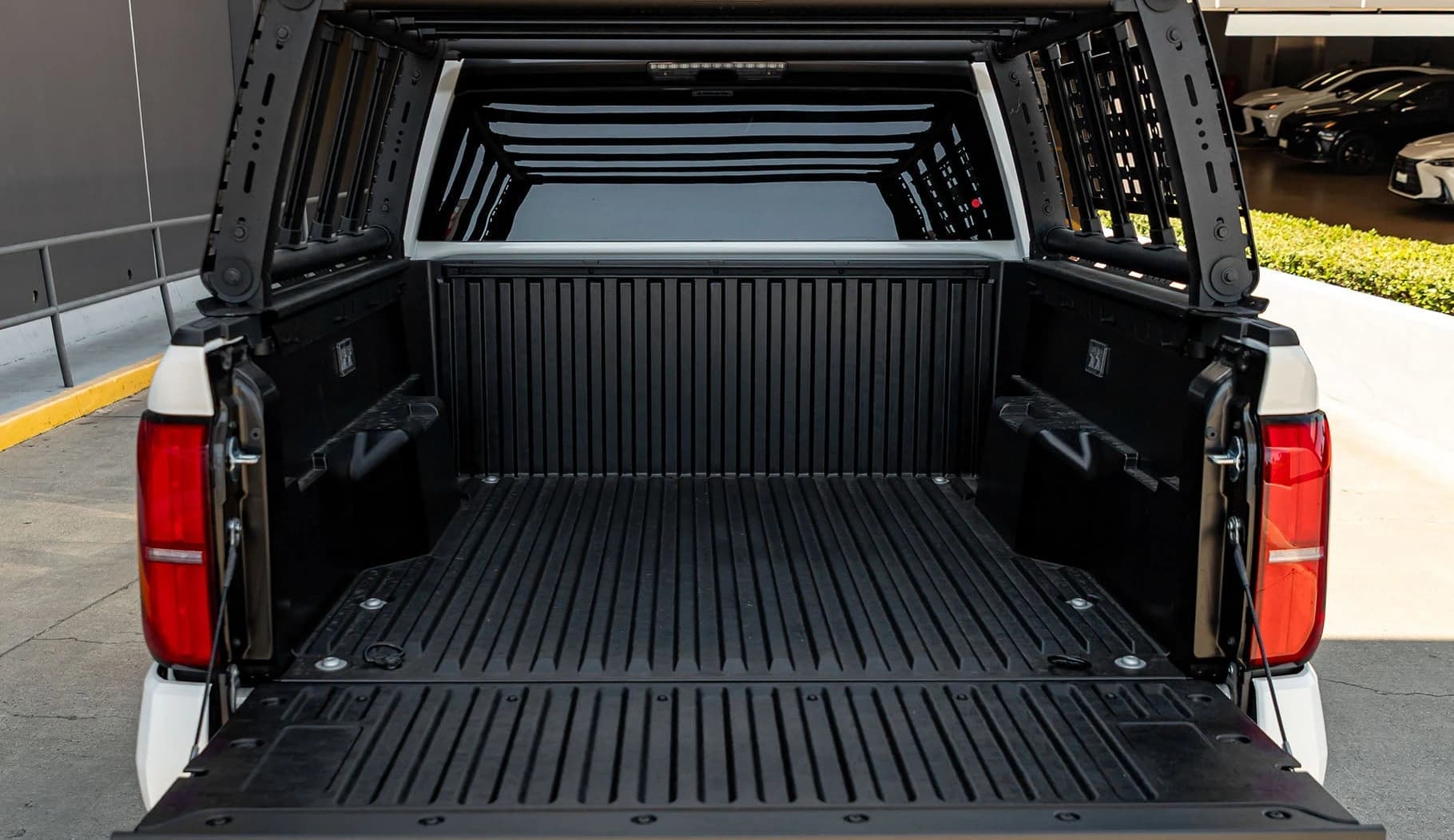 Toyota Tacoma 4WD SR5 Double Cab 6' Bed AT (Natl) 2026 — side view