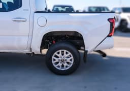 Toyota Tacoma 4WD SR5 Double Cab 6' Bed AT (Natl) 2026 — side view