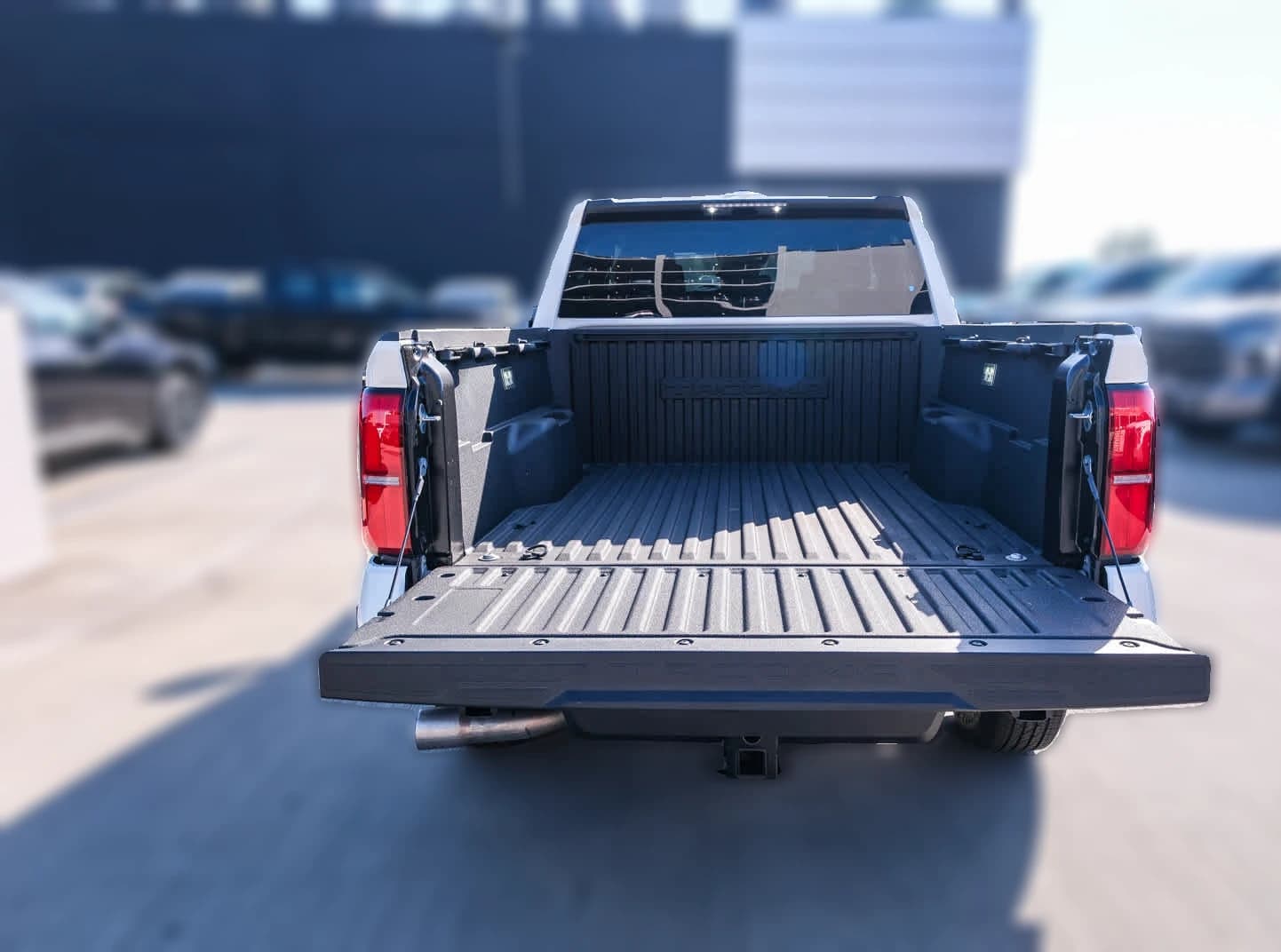 Toyota Tacoma 4WD SR5 Double Cab 6' Bed AT (Natl) 2026 — side view