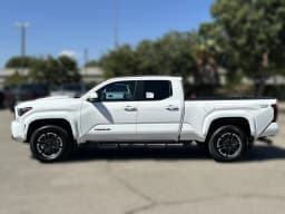 Toyota Tacoma 4WD TRD Sport Double Cab 6' Bed AT (Natl) 2026 — side view
