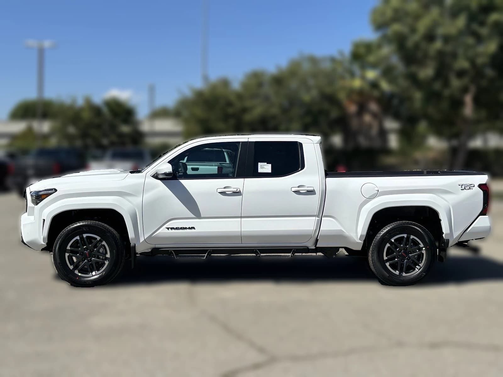 Toyota Tacoma 4WD TRD Sport Double Cab 6' Bed AT (Natl) 2026 — side view