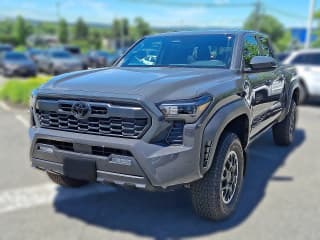 Toyota Tacoma 4WD TRD Off Road Double Cab 6' Bed AT (Natl)