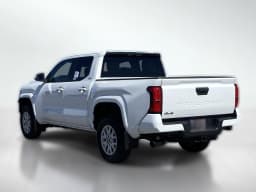 Toyota Tacoma 4WD SR5 Double Cab 5' Bed AT (Natl) 2026 — side view