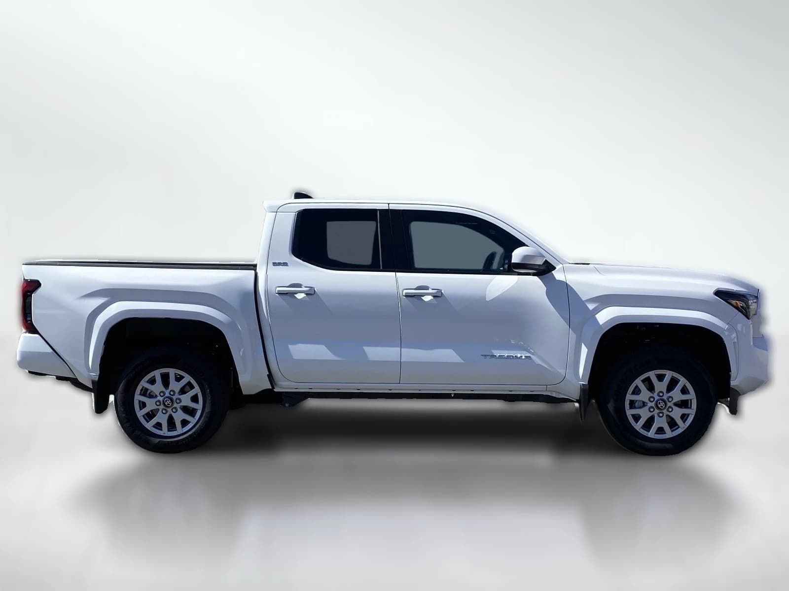 Toyota Tacoma 4WD SR5 Double Cab 5' Bed AT (Natl) 2026 — side view